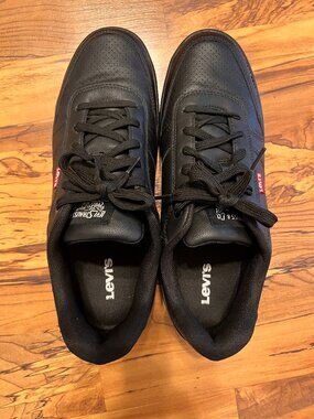 Mens Levi Drive Lo Syn Leather Black with Gum Soles Size 9.5/10 Read Description